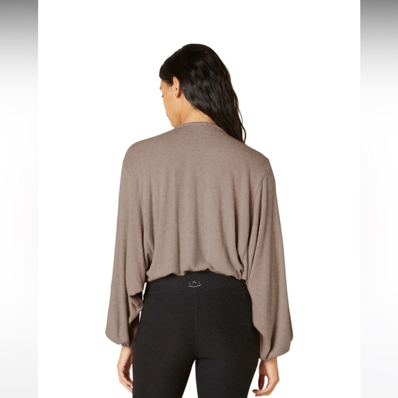 Beyond yoga wrapped up top - Picture 2 of 6